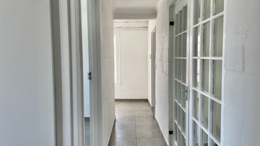 To Let commercial Property for Rent in Somerset West Business Park Western Cape